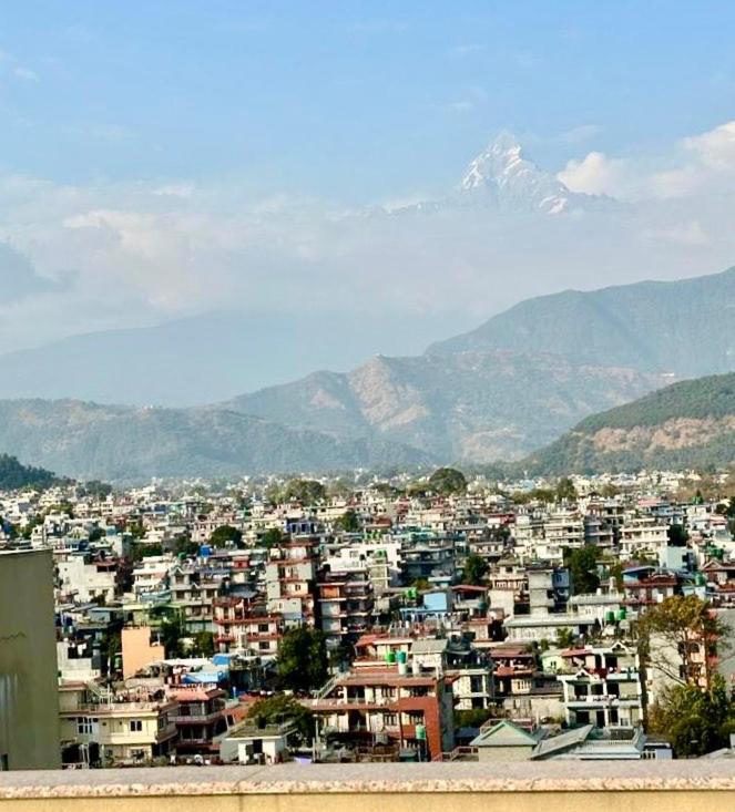 Penthouse 3 Bedroom Apartment With A Beautiful View Pokhara Kültér fotó